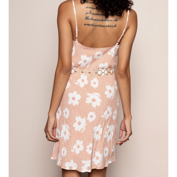 90s Daisy Print Mini Slip Dress in Peach - Picture 3 of 8